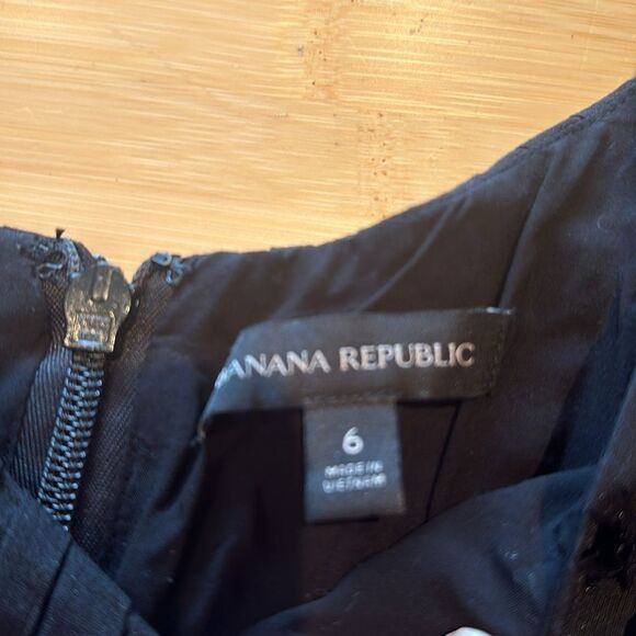 Banana Republic Kali pleated top in black - Picture 4 of 5